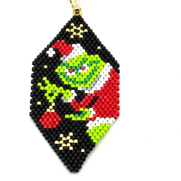 Hand Crafted Beaded Grinch Pendant Necklace 14k Gold Chain - Picture 5 of 9